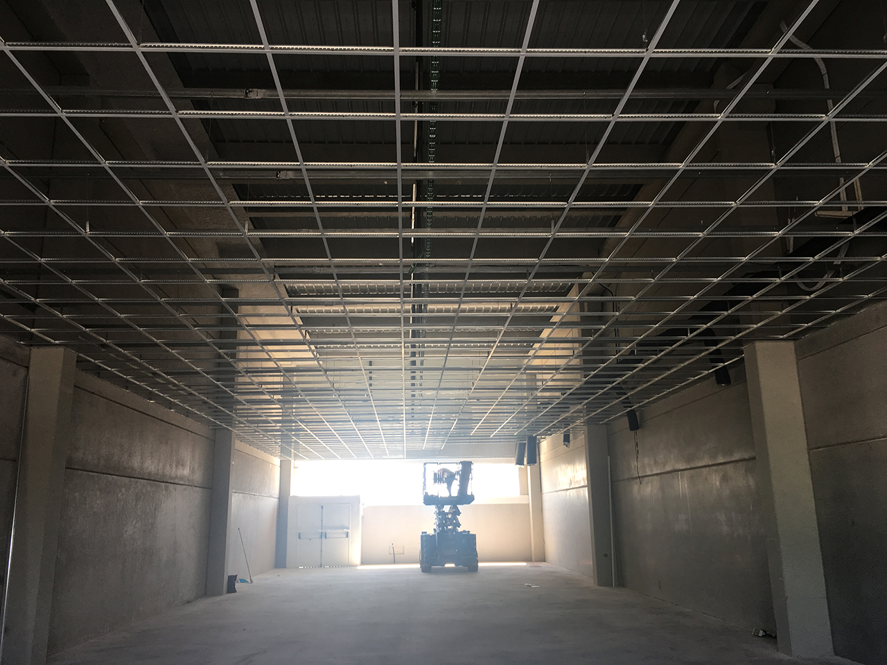 Solver. Adecuación de nave industrial para comercio